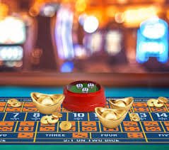 Sic Bo: dice outcomes, multiple betting combinations Sic Bo dice table with three dice and betting grid